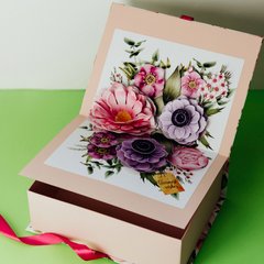 Подарочная коробка с 3Д открыткой «Розовые цветы»